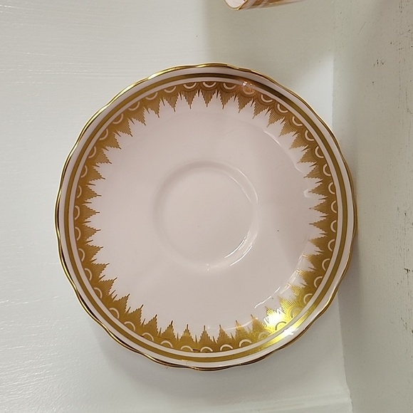 Tuscan Demi-Tasse Coffee Cup & Saucer in Powder Pink Fine Bone China 1940s - Picture 2 of 8